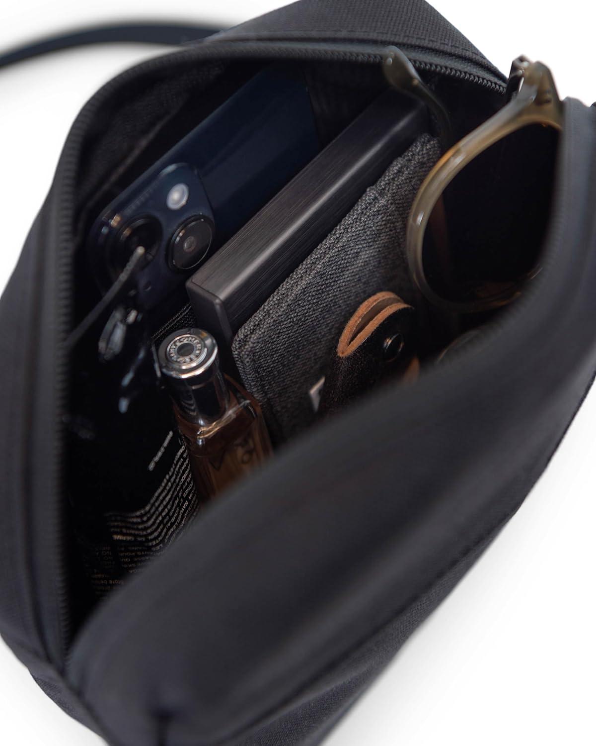 imageHerschel Supply Co Herschel Classic Crossbody Raven Crosshatch